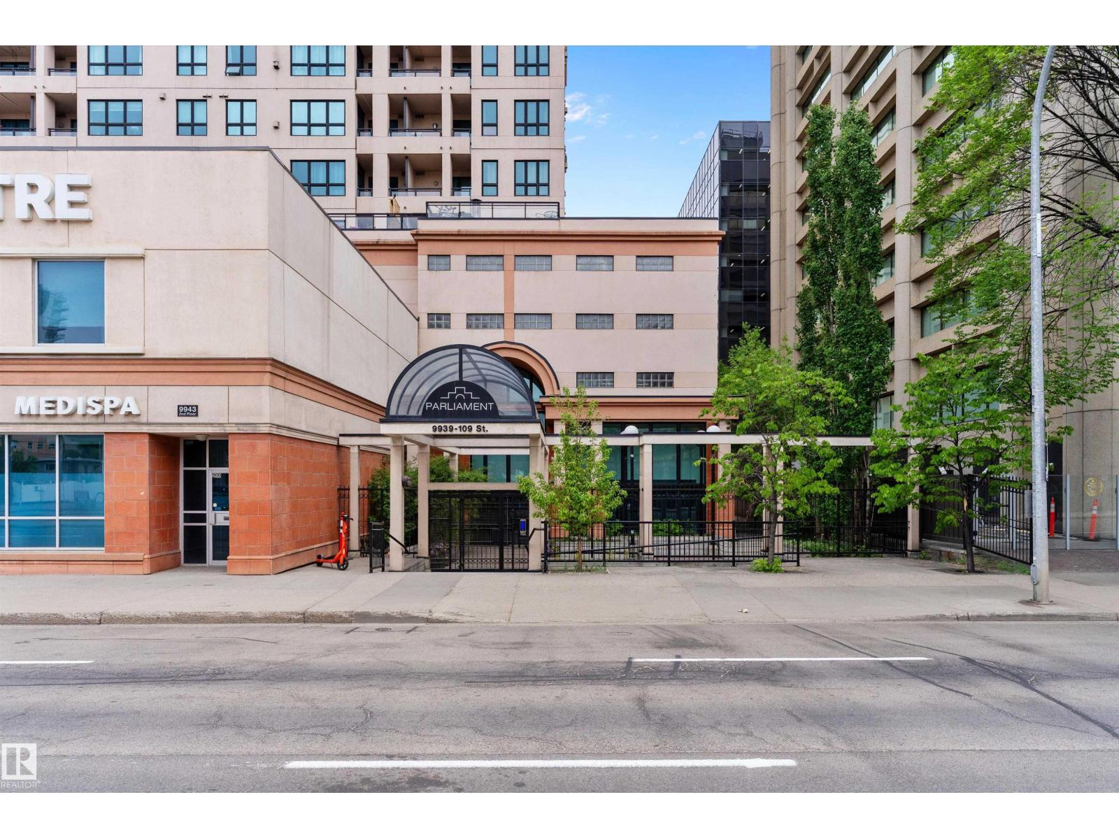 #902 9939 109 ST NW - 5