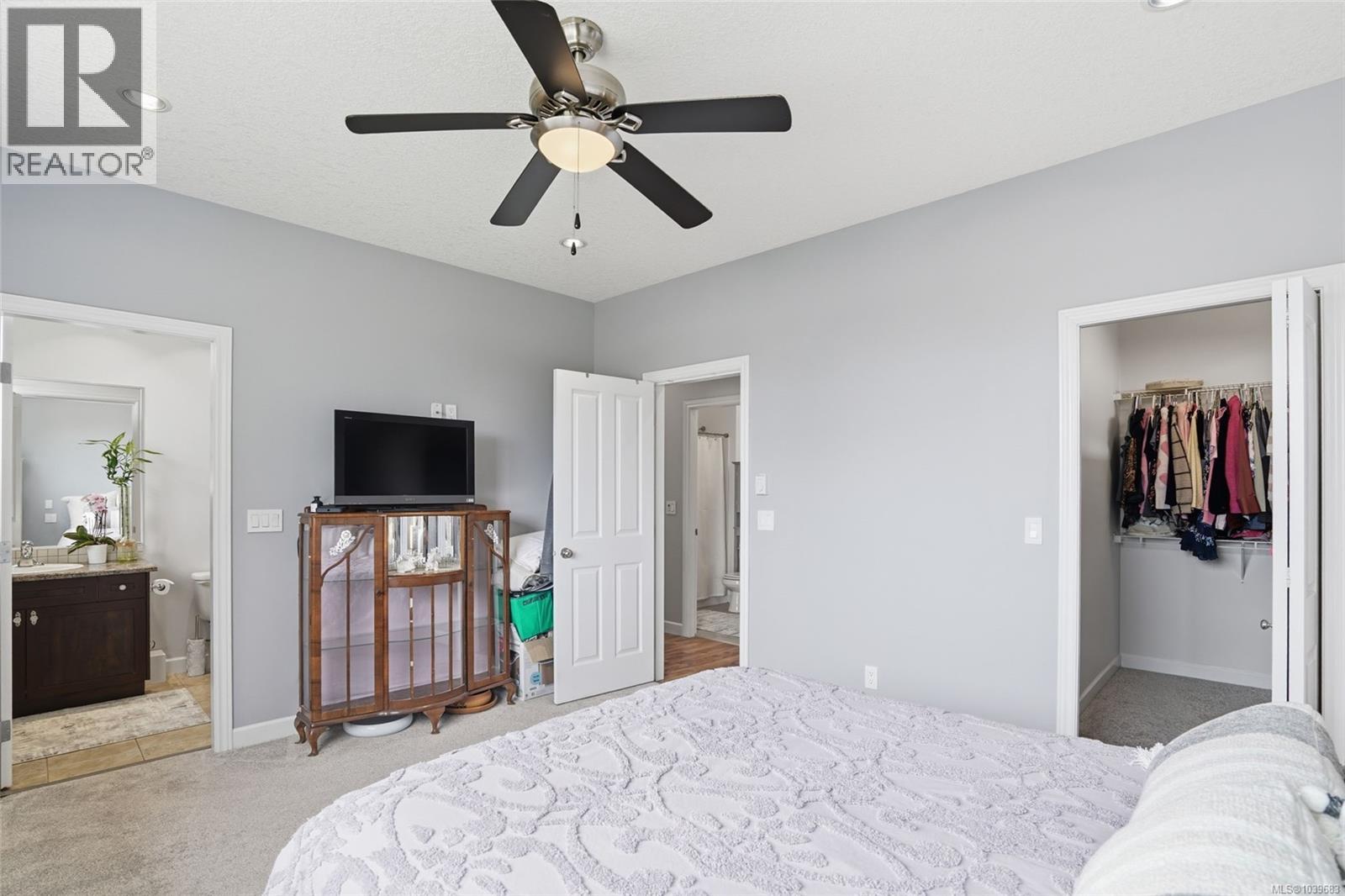 832 Brookfield Dr - 9