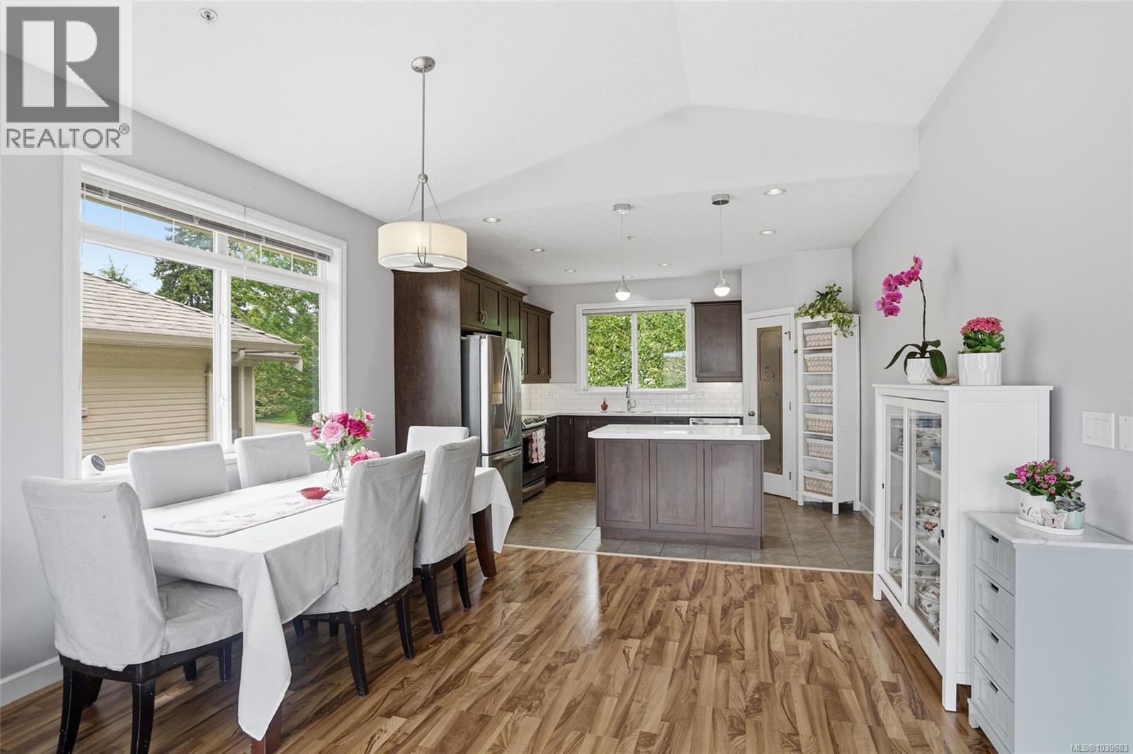 832 Brookfield Dr - 28