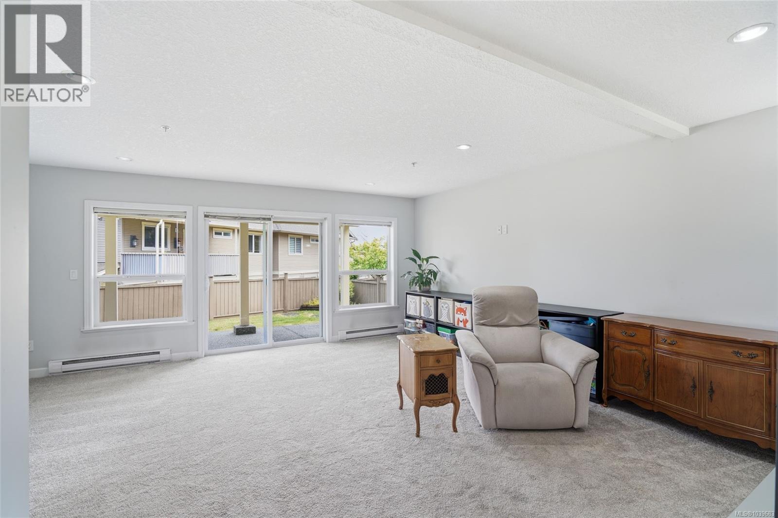 832 Brookfield Dr - 23