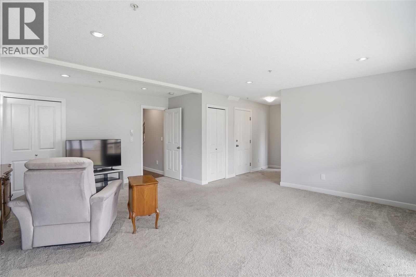 832 Brookfield Dr - 13