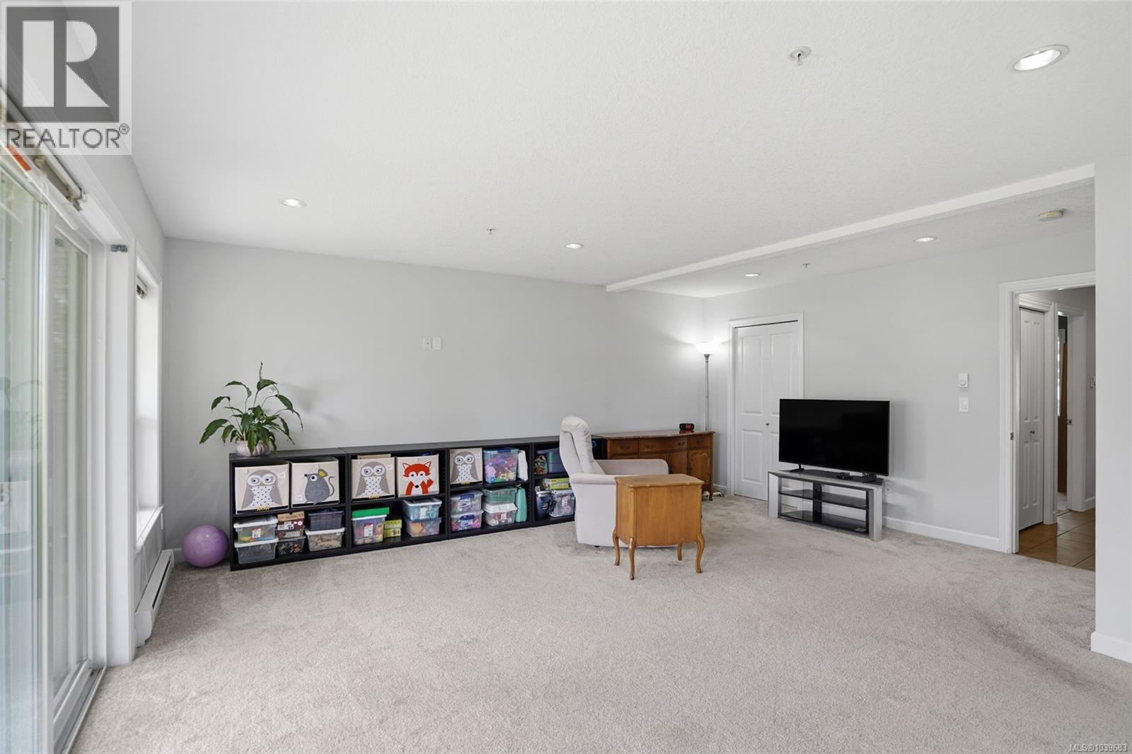 832 Brookfield Dr - 22