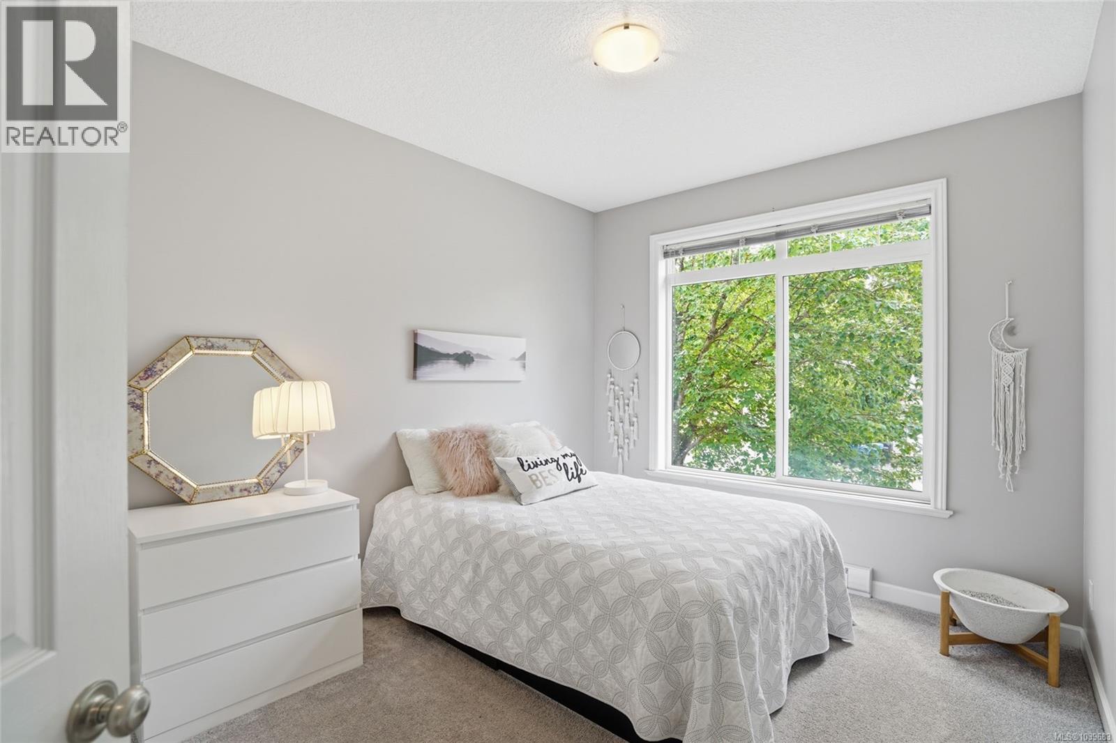 832 Brookfield Dr - 8