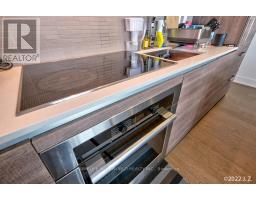 1601 - 200 Bloor Street W, Toronto, ON M5S1T8 Photo 10