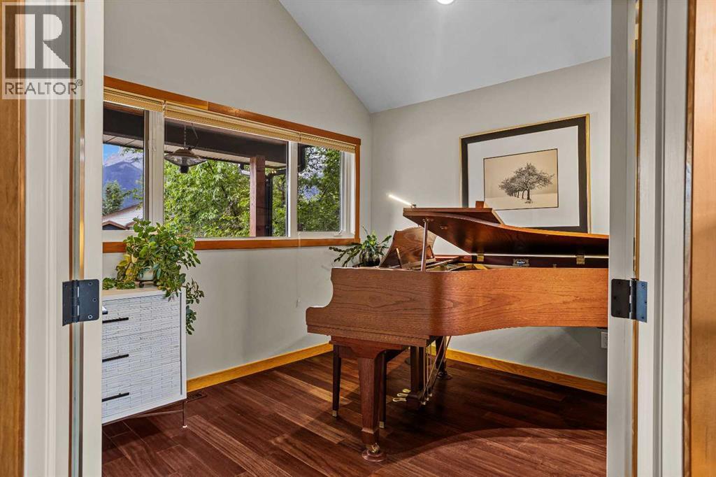 408 Canyon Close — photo 18