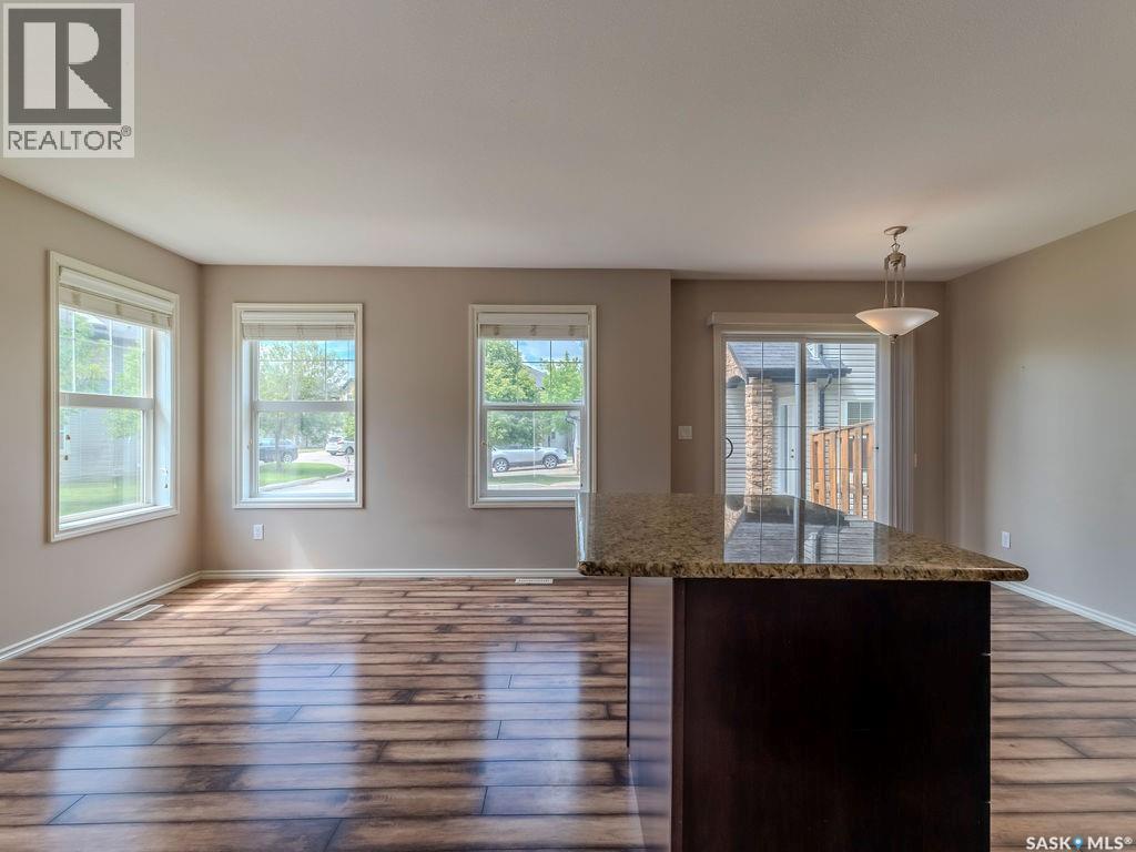 #214 615 Lynd CRESCENT - 10
