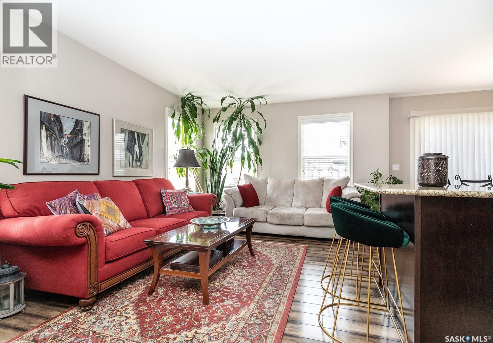 #214 615 Lynd CRESCENT - 11