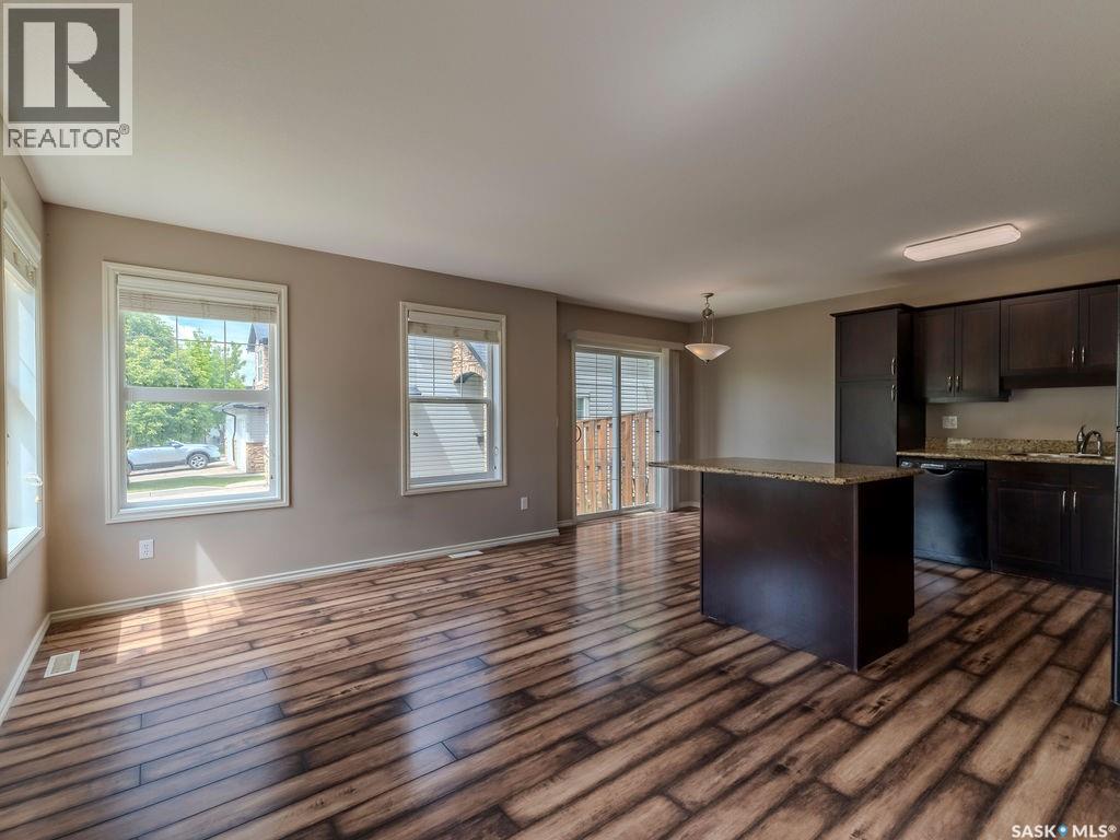 #214 615 Lynd CRESCENT - 12