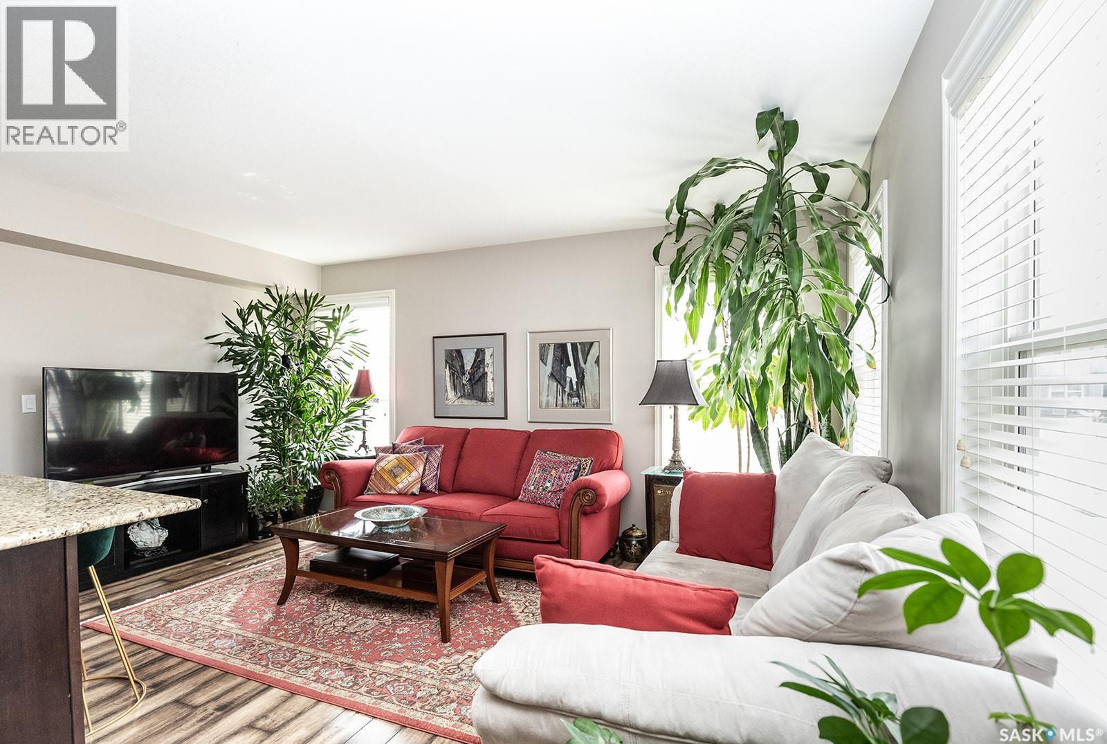 #214 615 Lynd CRESCENT - 13