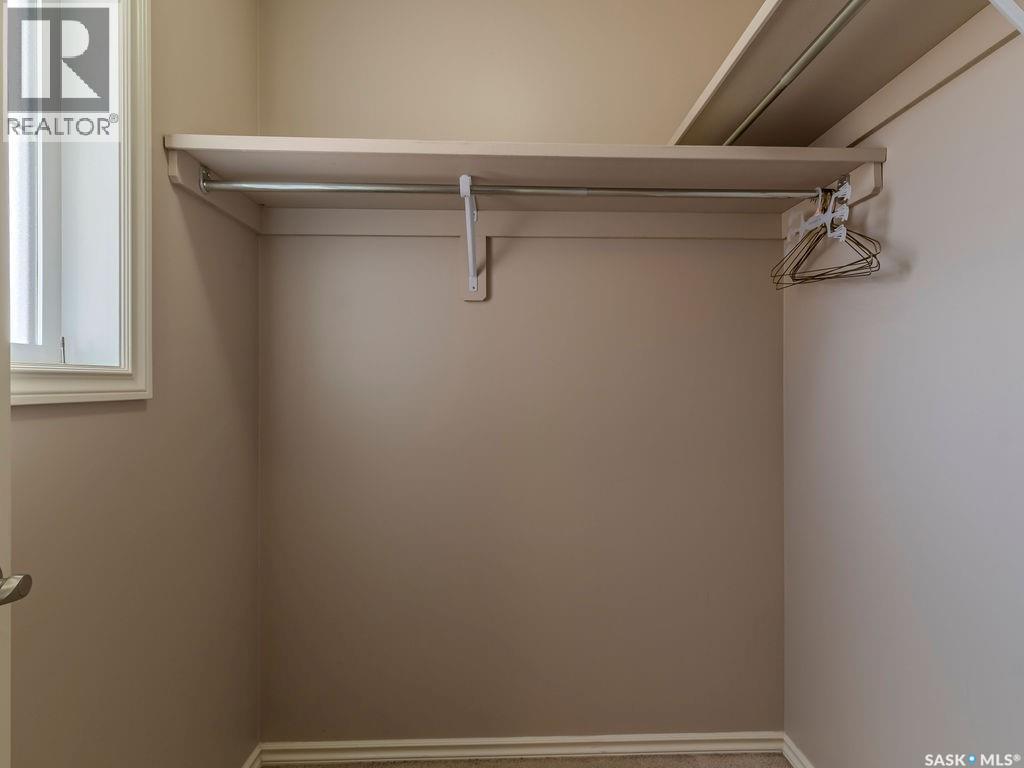 #214 615 Lynd CRESCENT - 23
