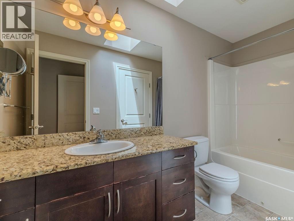 #214 615 Lynd CRESCENT - 26
