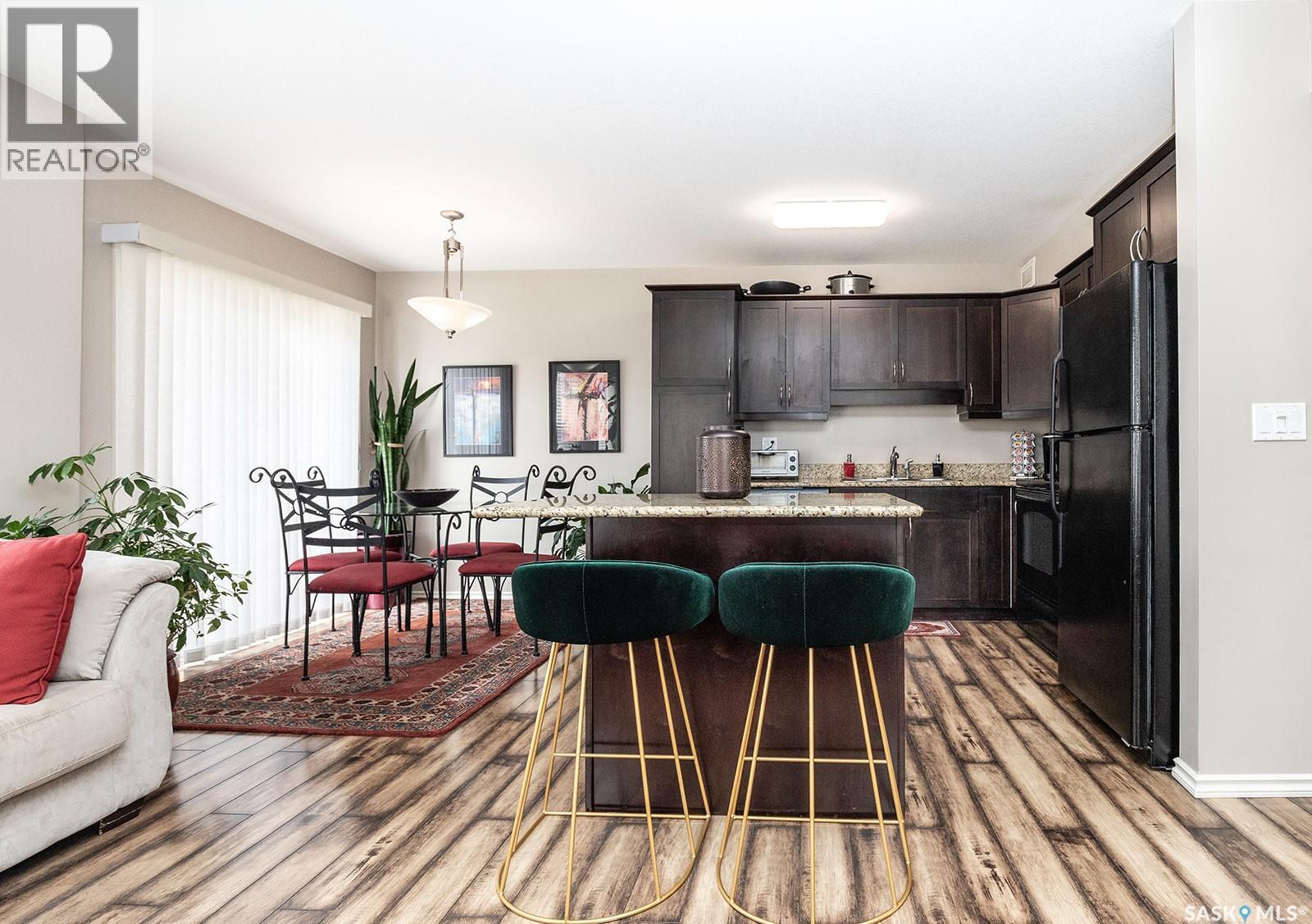 #214 615 Lynd CRESCENT - 4