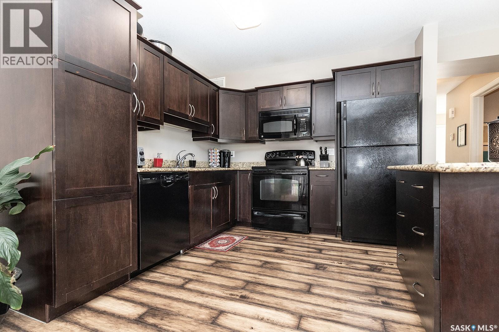 #214 615 Lynd CRESCENT - 7