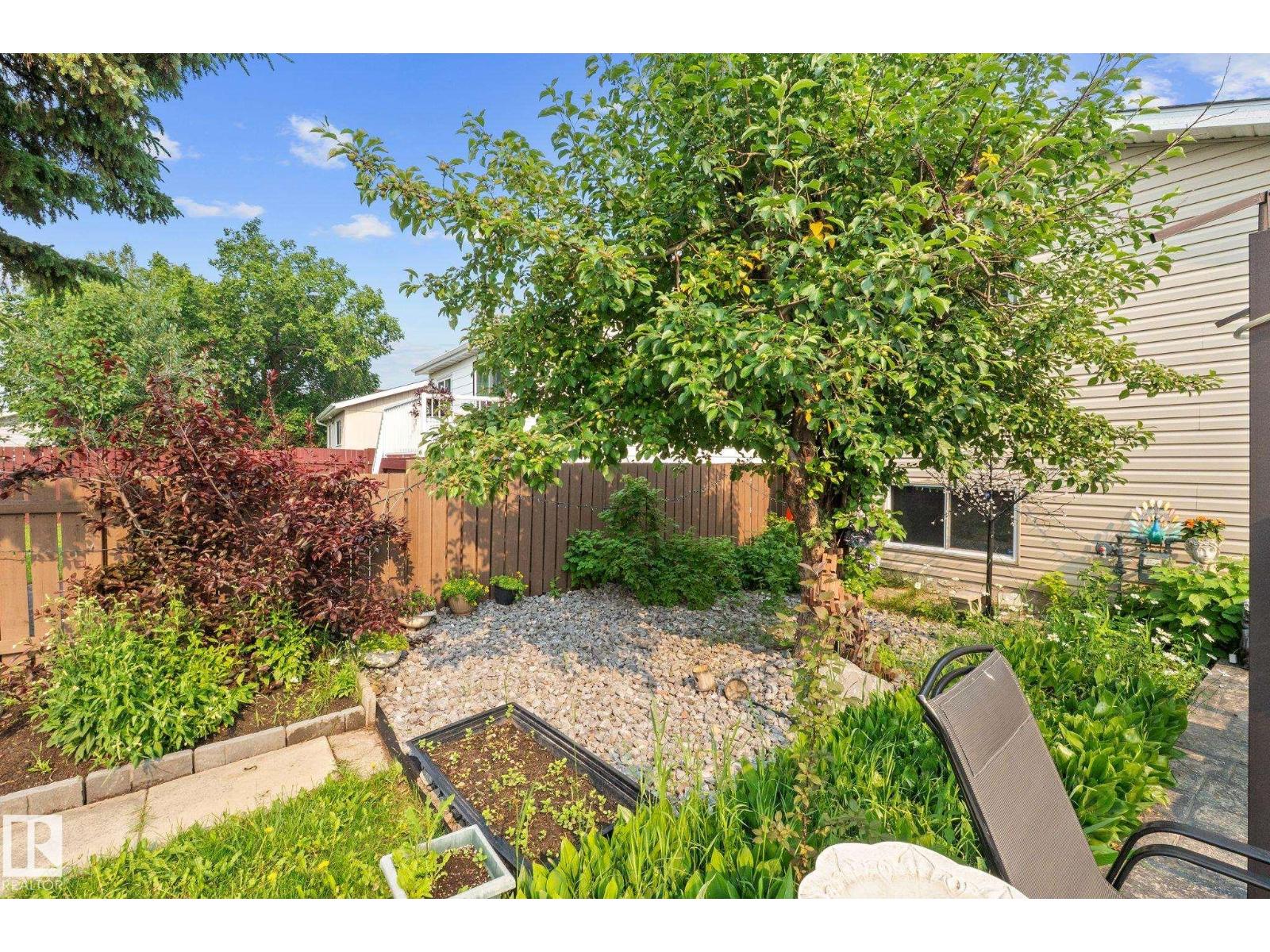 18126 98 AV NW - 14