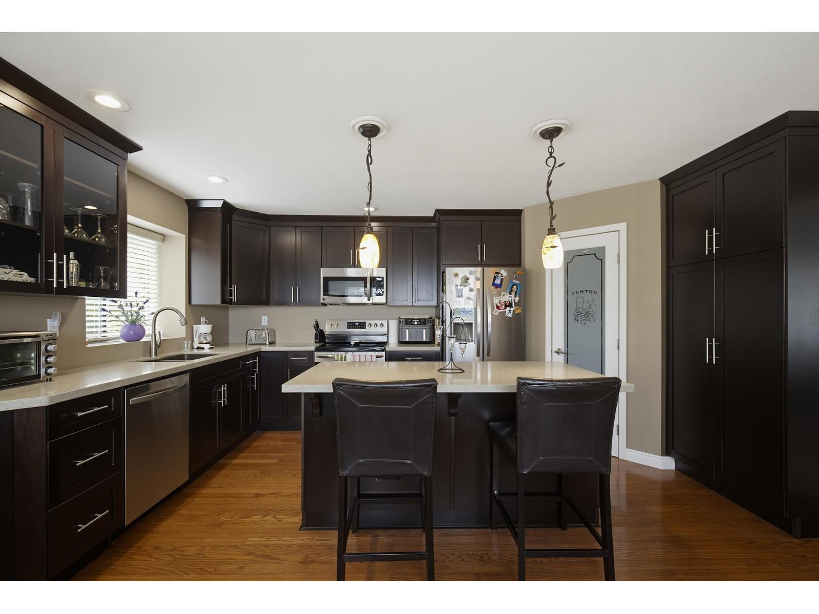 6 Bed, 3 Bath House for Sale in Mission – 8219 FUJINO STREET, Mission – MLS# R3140020 - Image 2