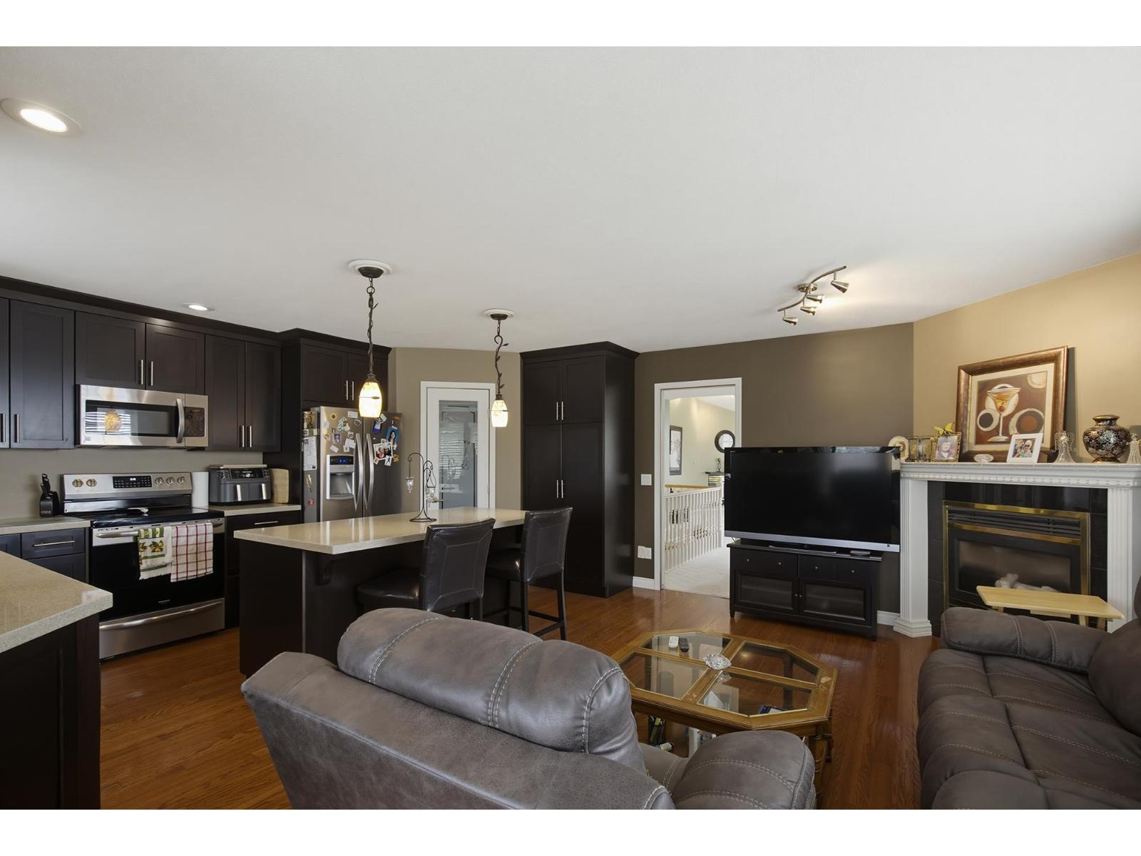 6 Bed, 3 Bath House for Sale in Mission – 8219 FUJINO STREET, Mission – MLS# R3140020 - Image 3