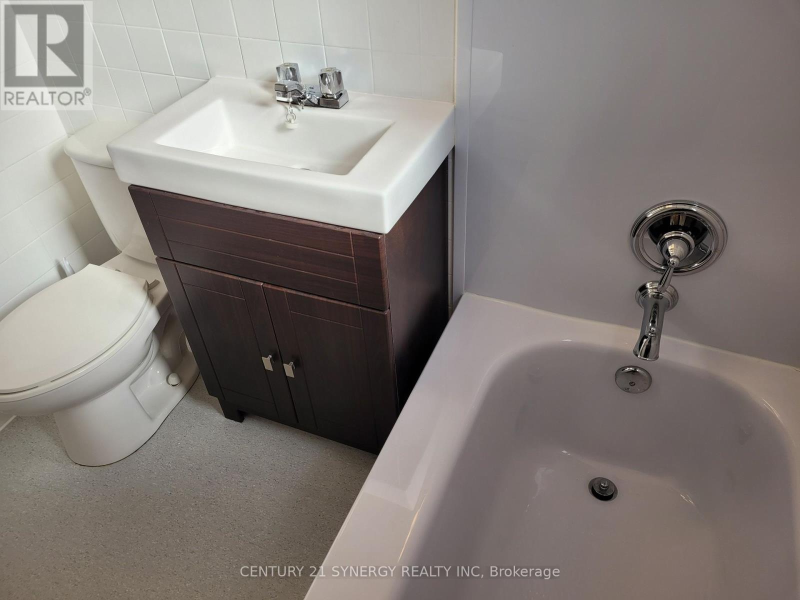 395 PINE STREET E - 20