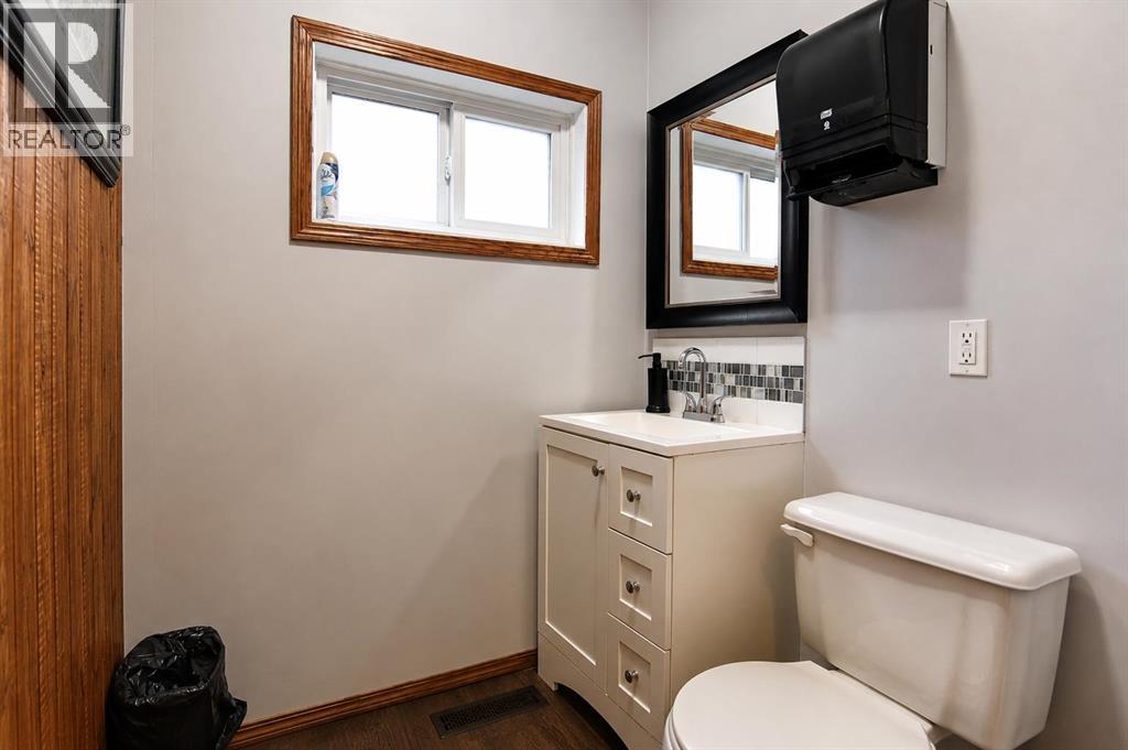 5026 51 Avenue - Photo 13
