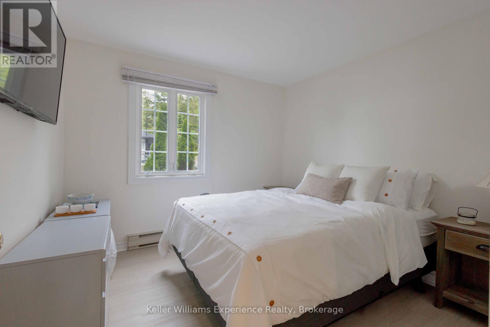 #2 1018 GEORGINA WAY - 16