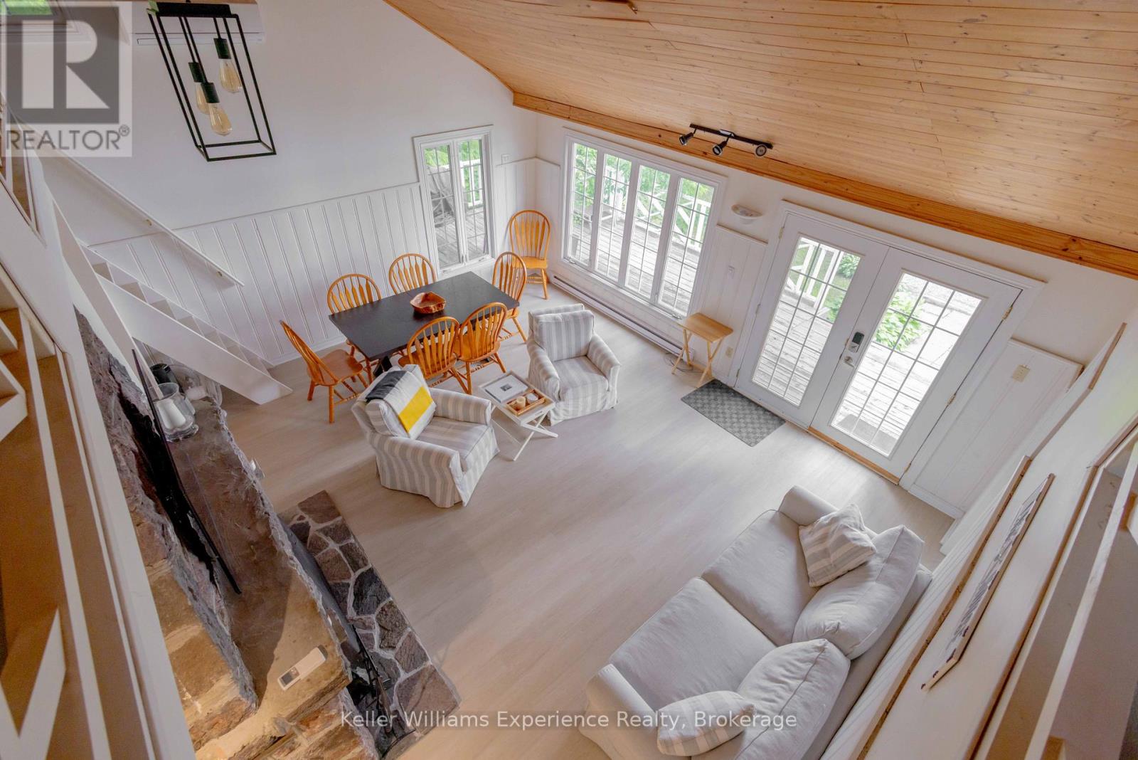 #2 1018 GEORGINA WAY - 18