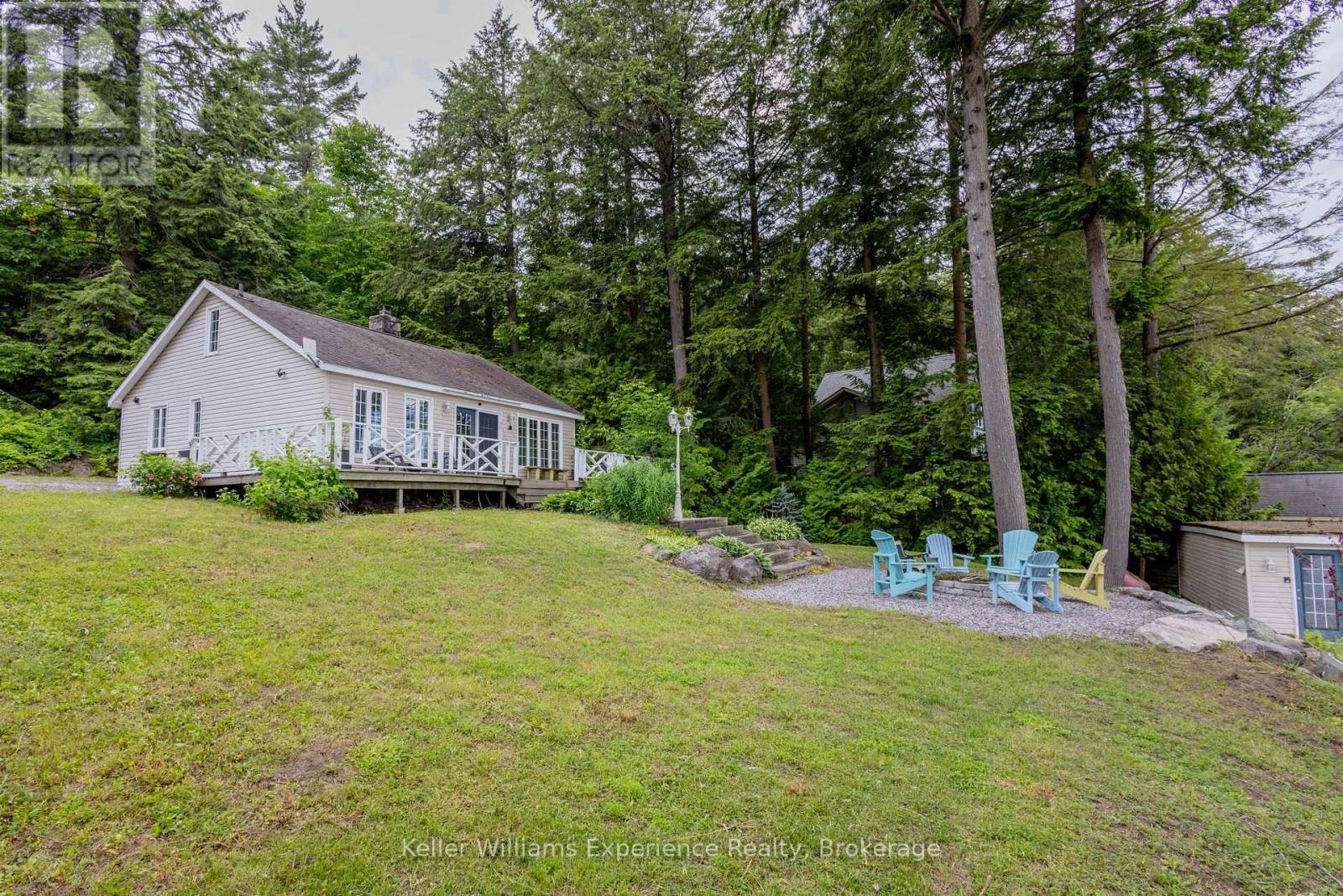 #2 1018 GEORGINA WAY - 3
