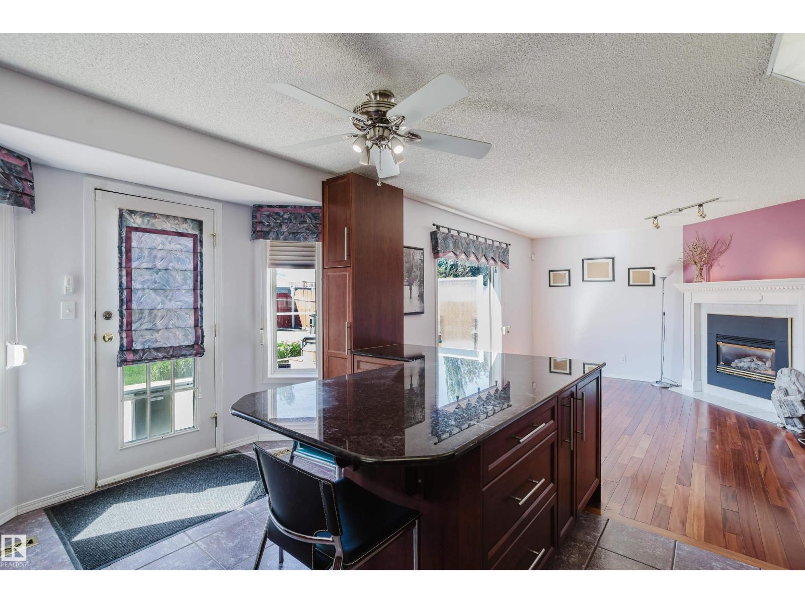 4203 12 AV NW - 15