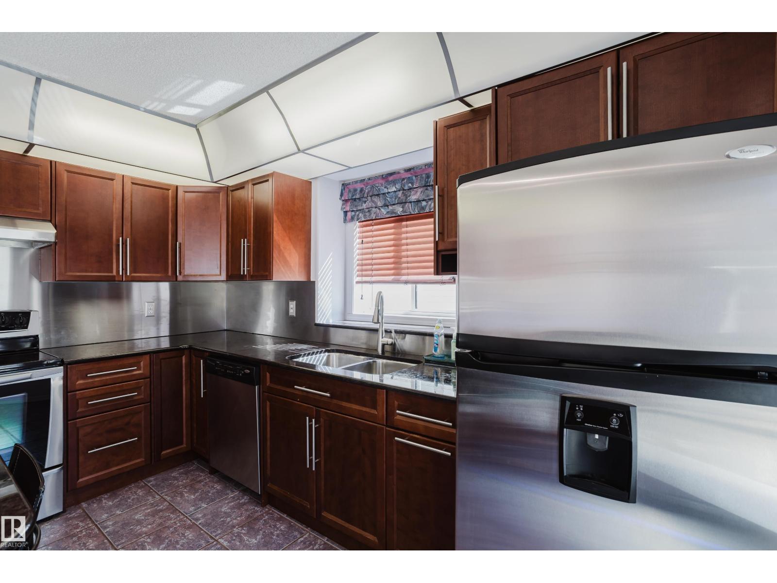4203 12 AV NW - 17