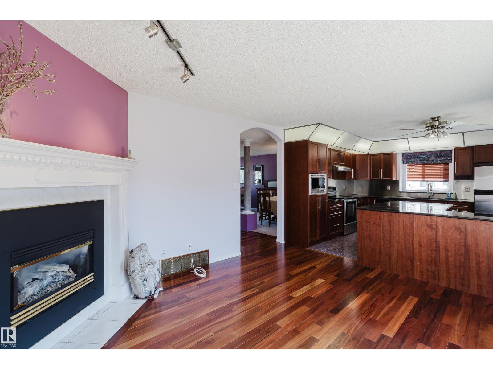 4203 12 AV NW - 21