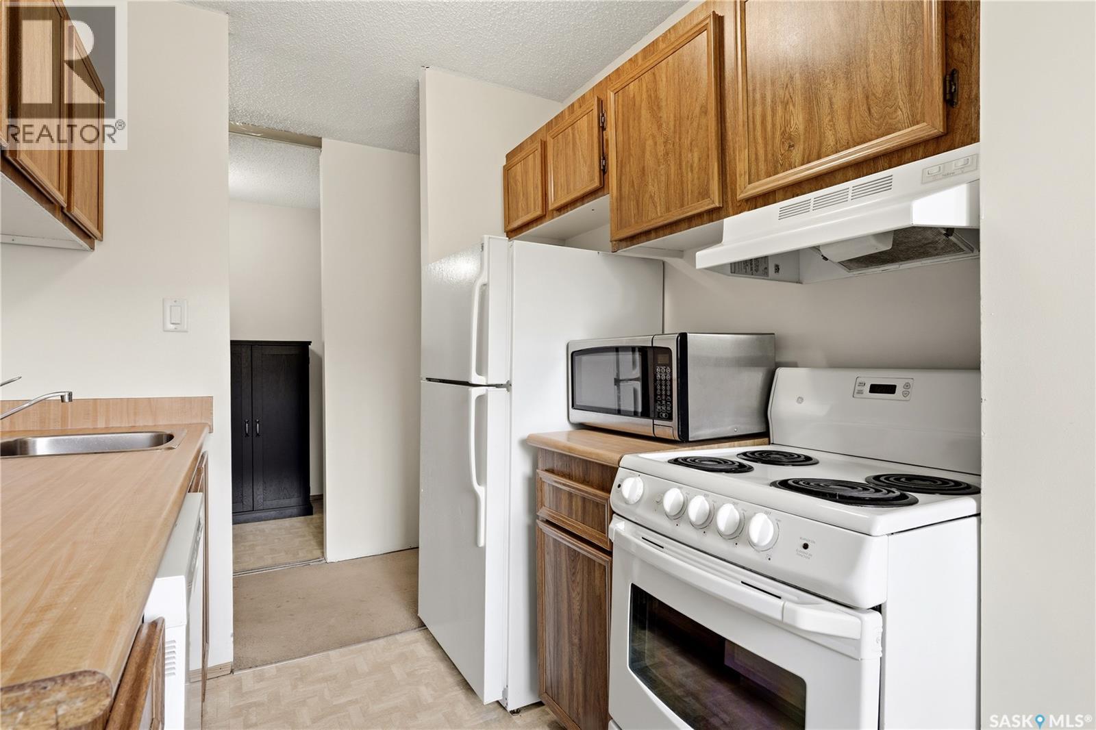 #203 15 Alport CRESCENT - 12