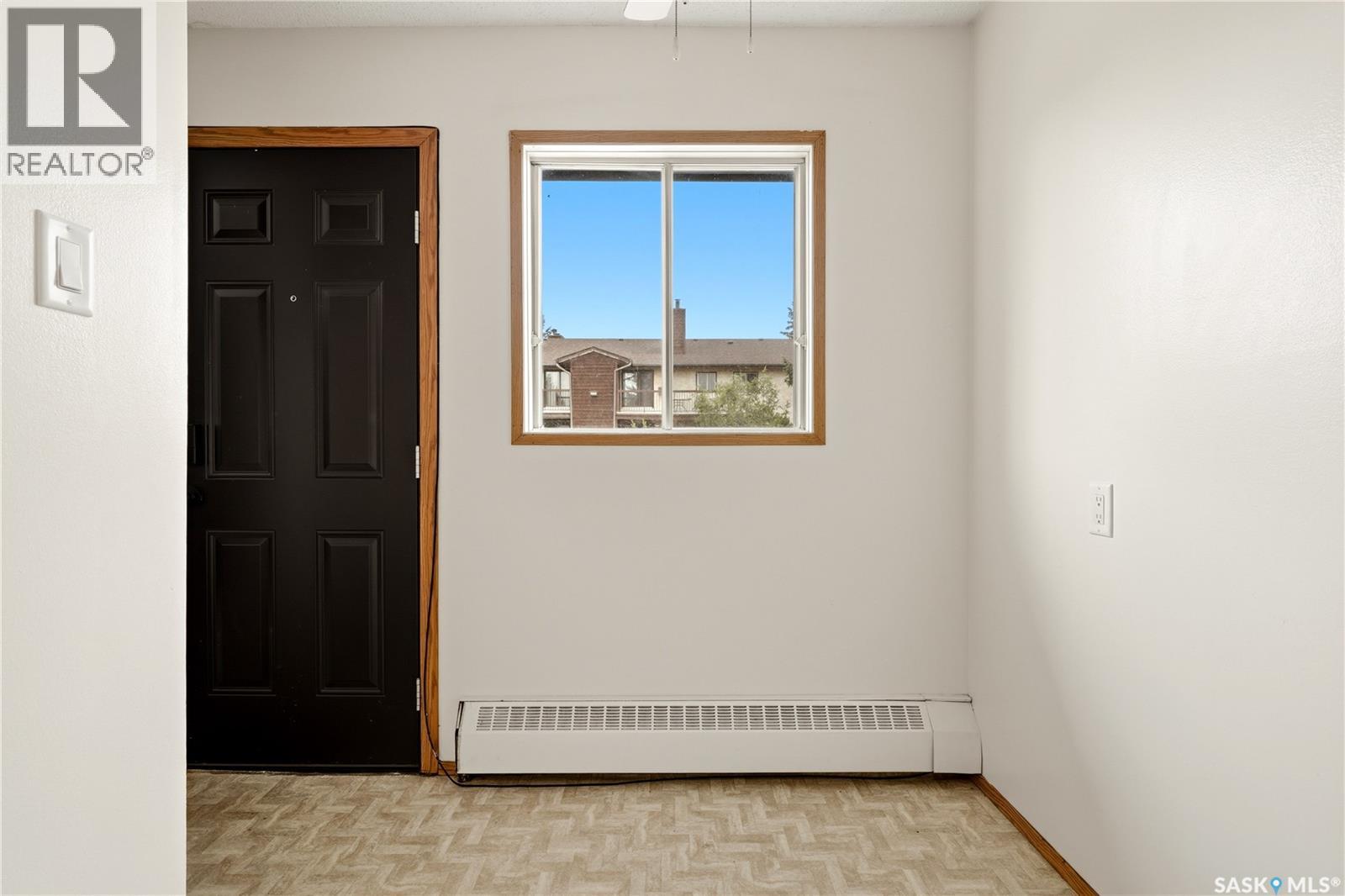 #203 15 Alport CRESCENT - 15