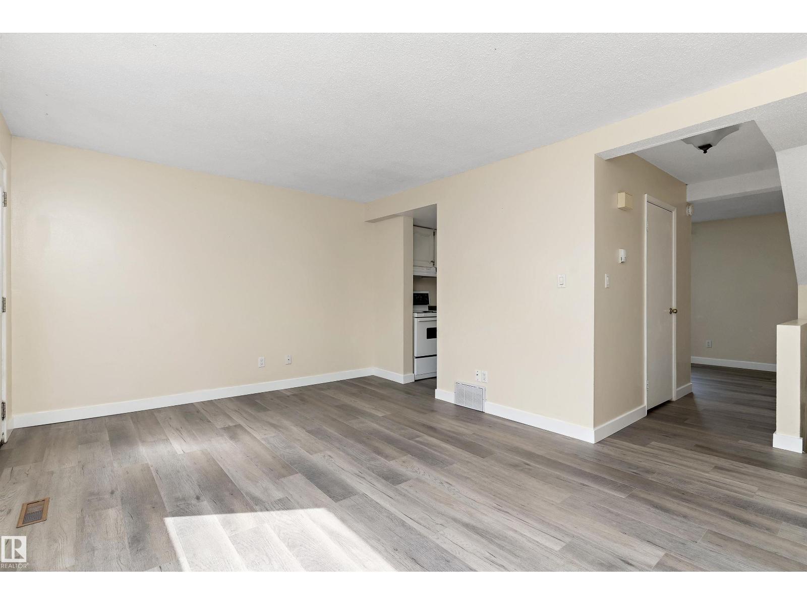 899 Abbotsfield RD NW NW - 5