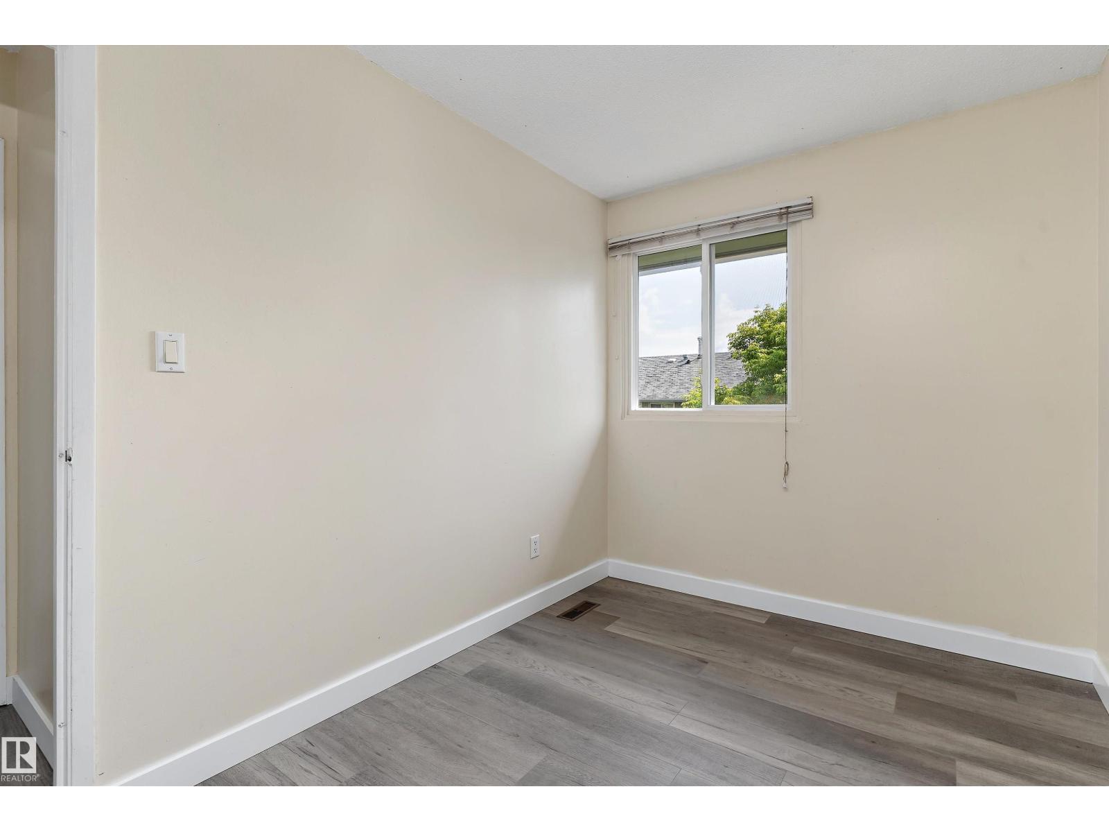 899 Abbotsfield RD NW NW - 20