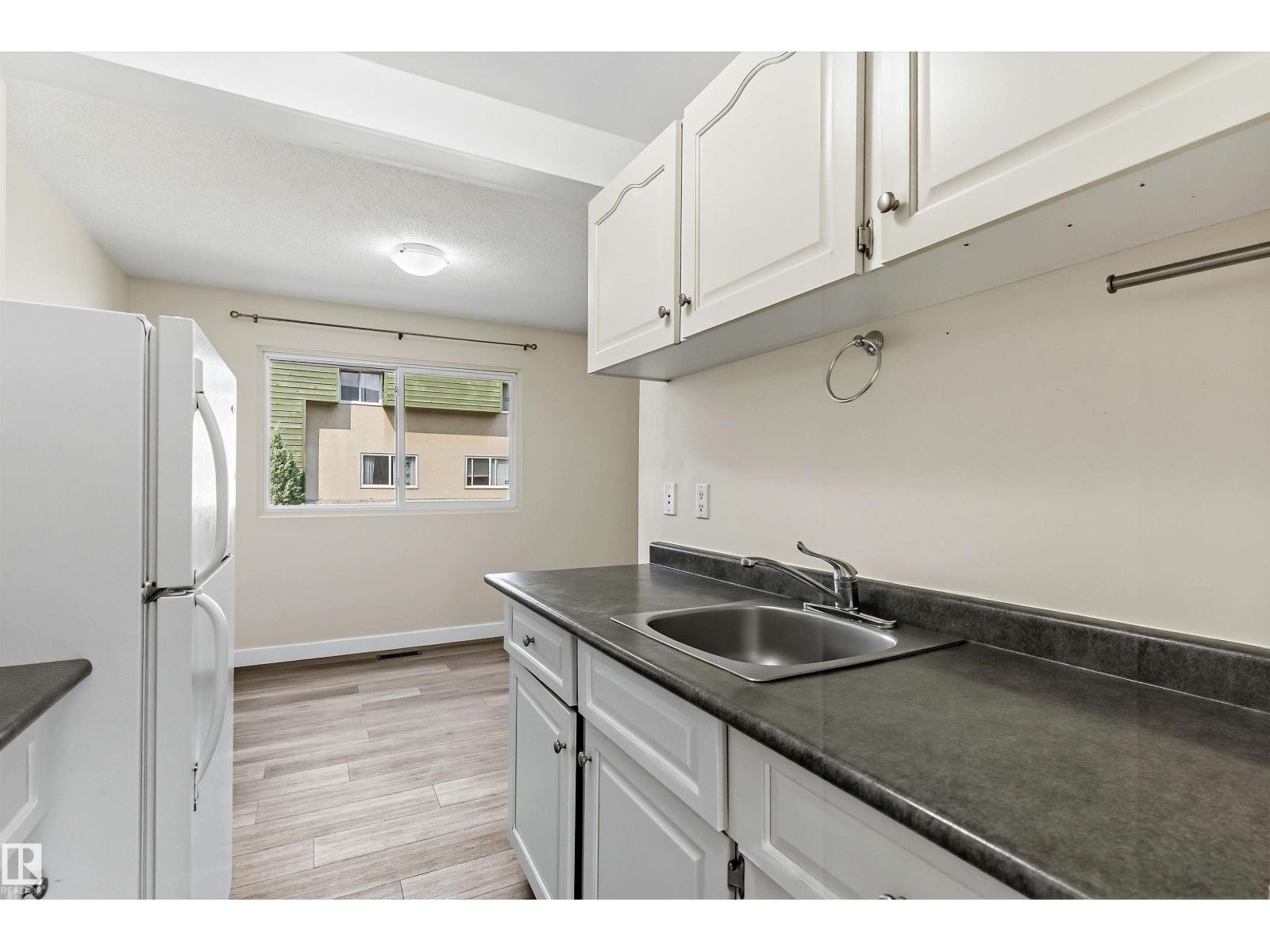 899 Abbotsfield RD NW NW - 11