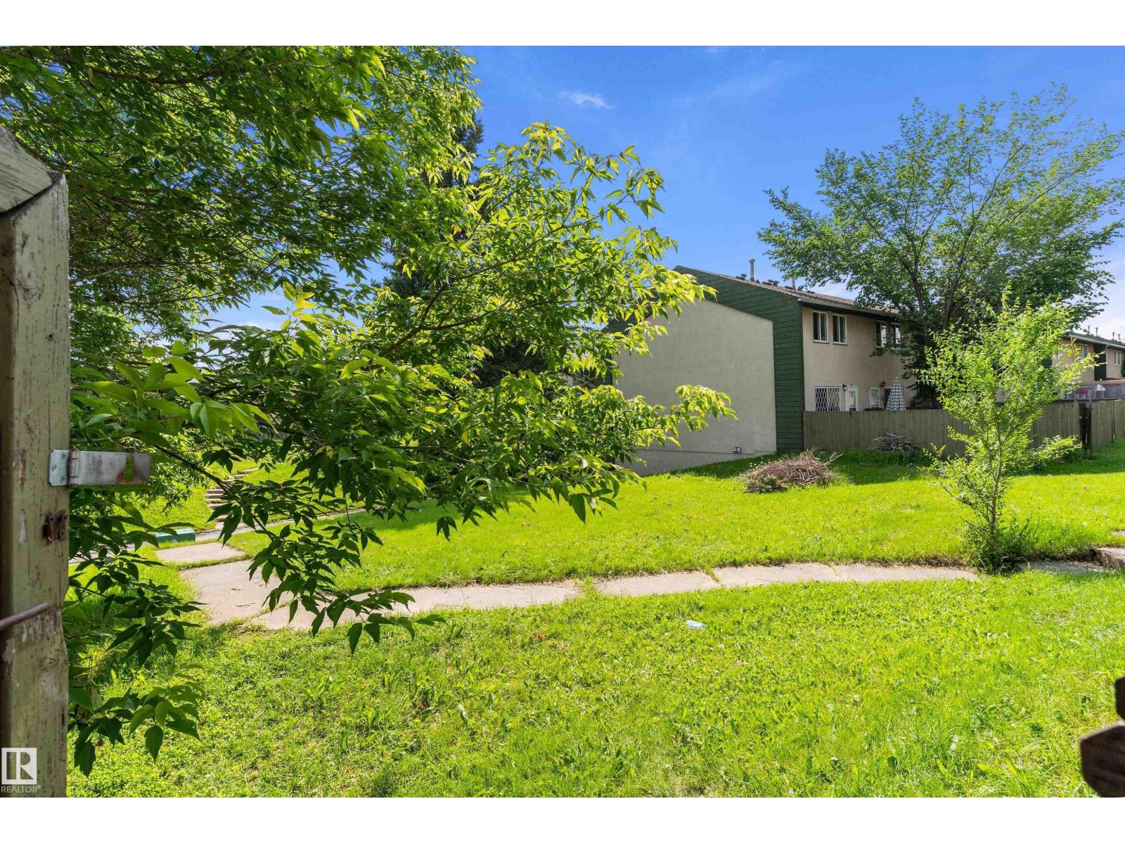 899 Abbotsfield RD NW NW - 28