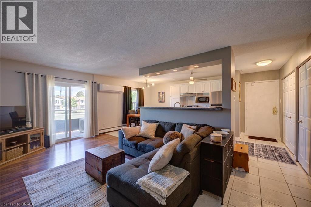 #18 608 GREY Street - 1