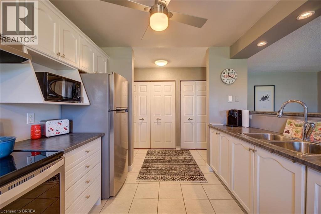 #18 608 GREY Street - 10