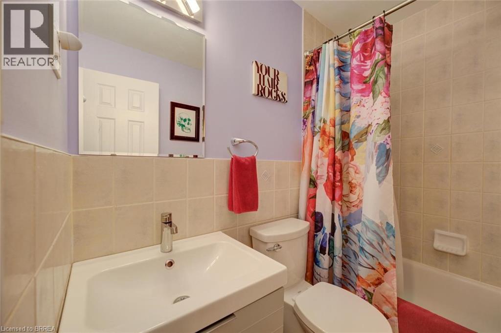 #18 608 GREY Street - 25