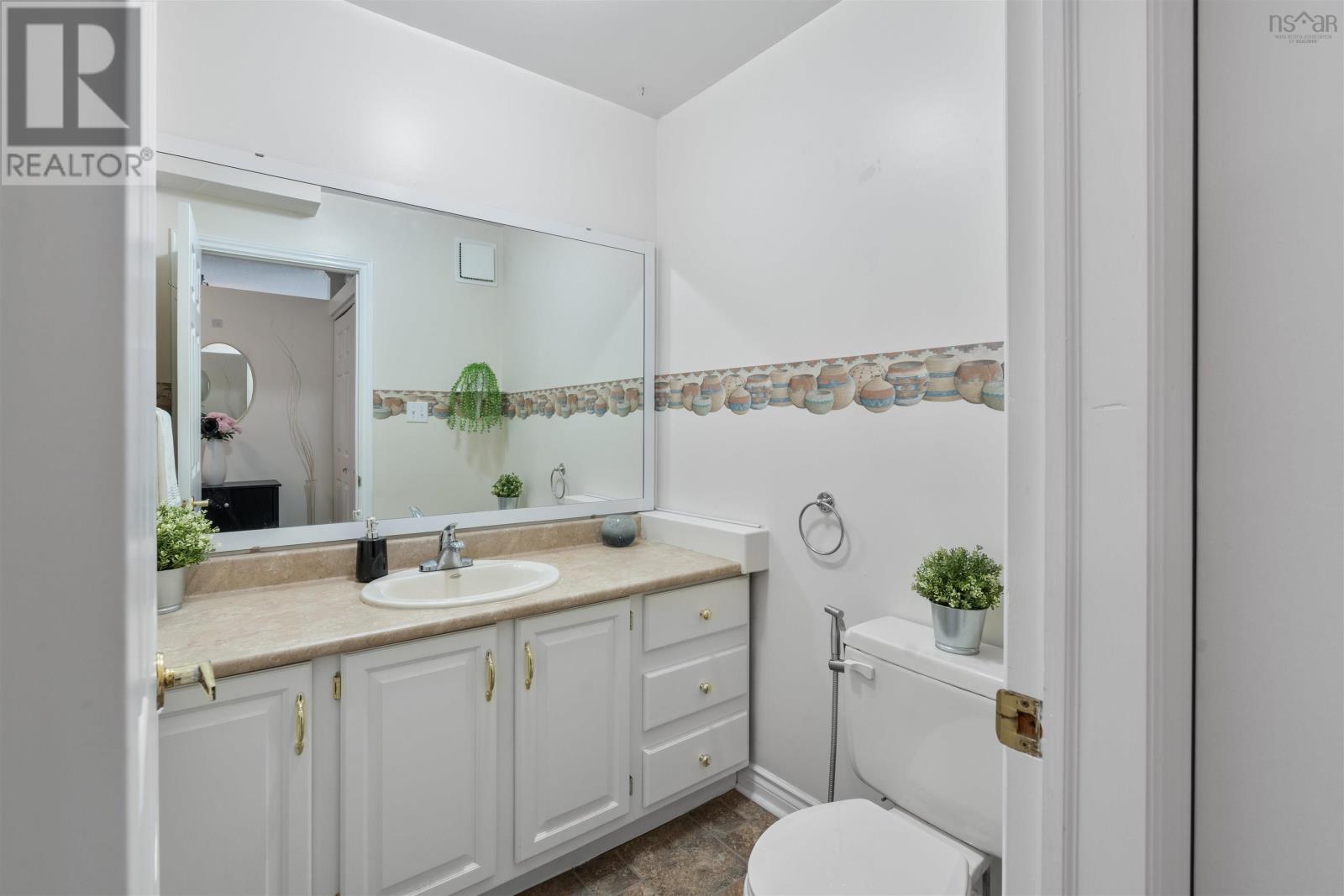 #410 64 Cumberland Drive - 11