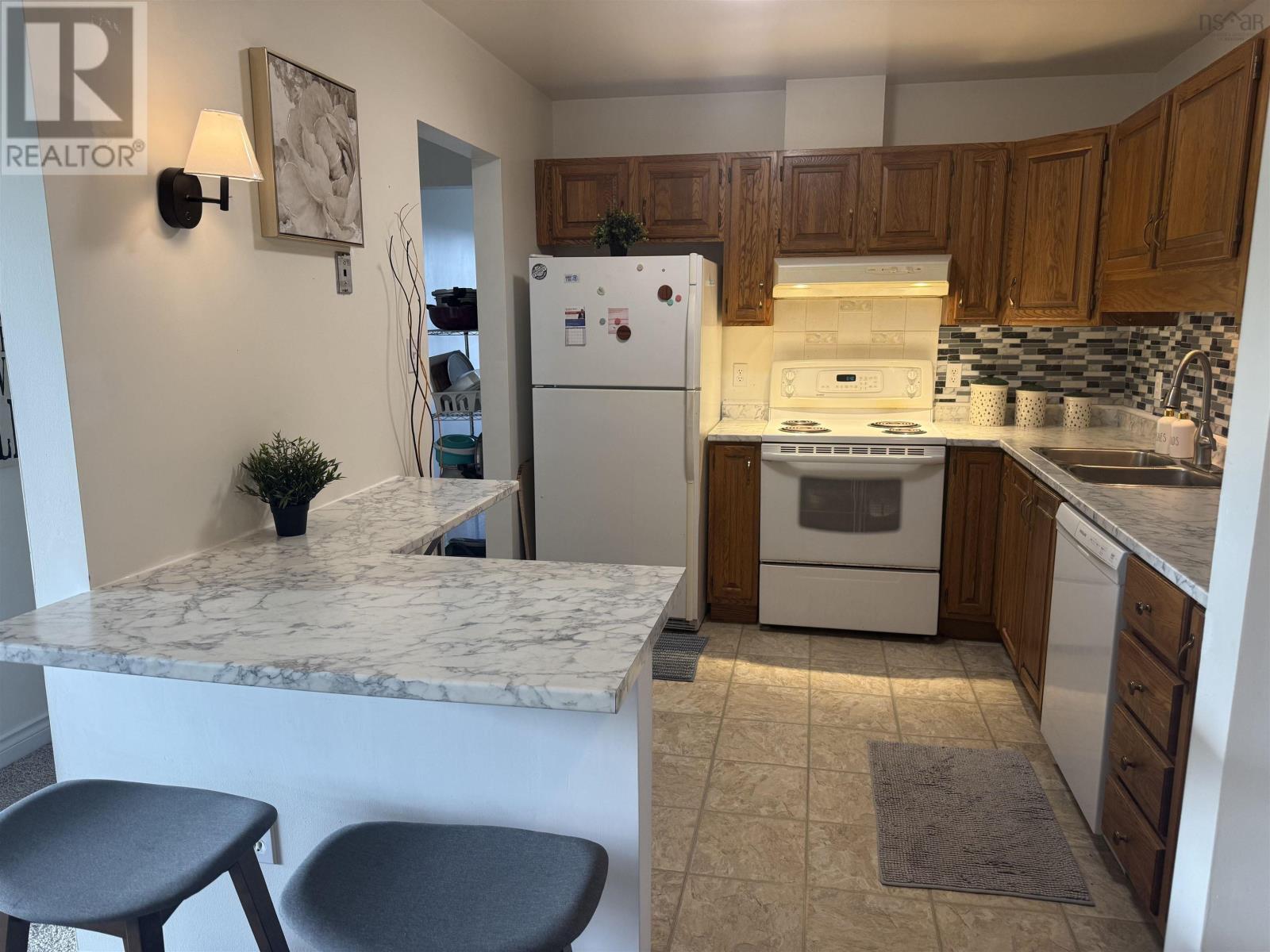#410 64 Cumberland Drive - 19