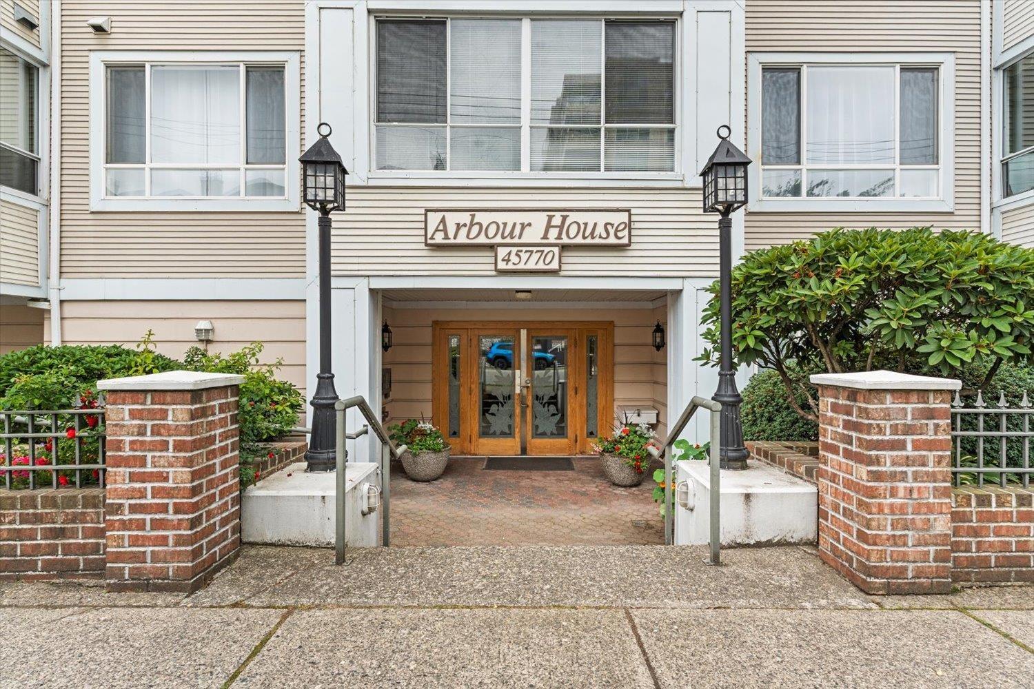 207 45770 SPADINA AVENUE, Chilliwack Downtown