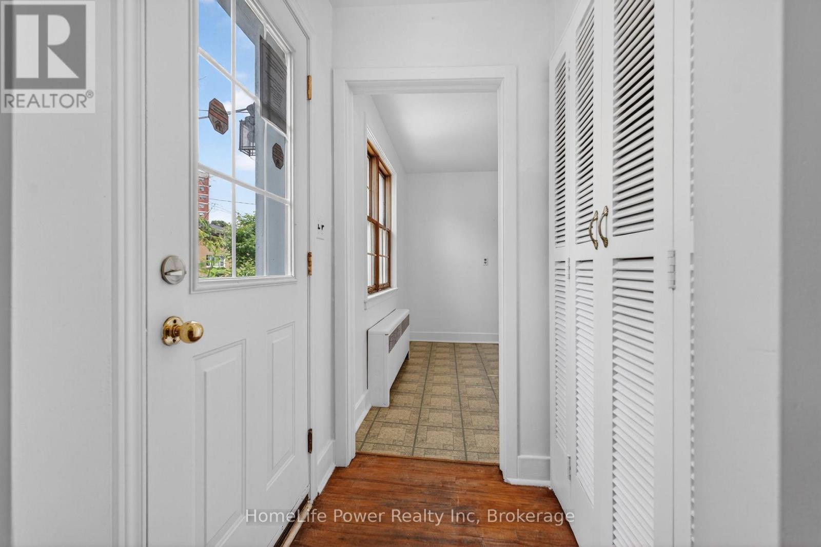 32 DUNLOP STREET - 17