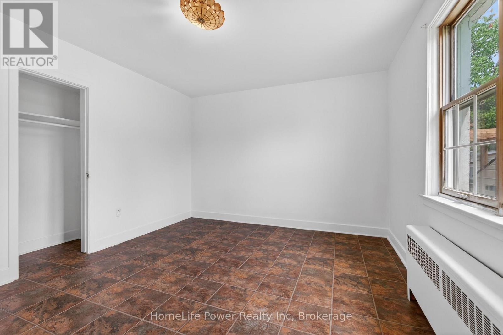 32 DUNLOP STREET - 27