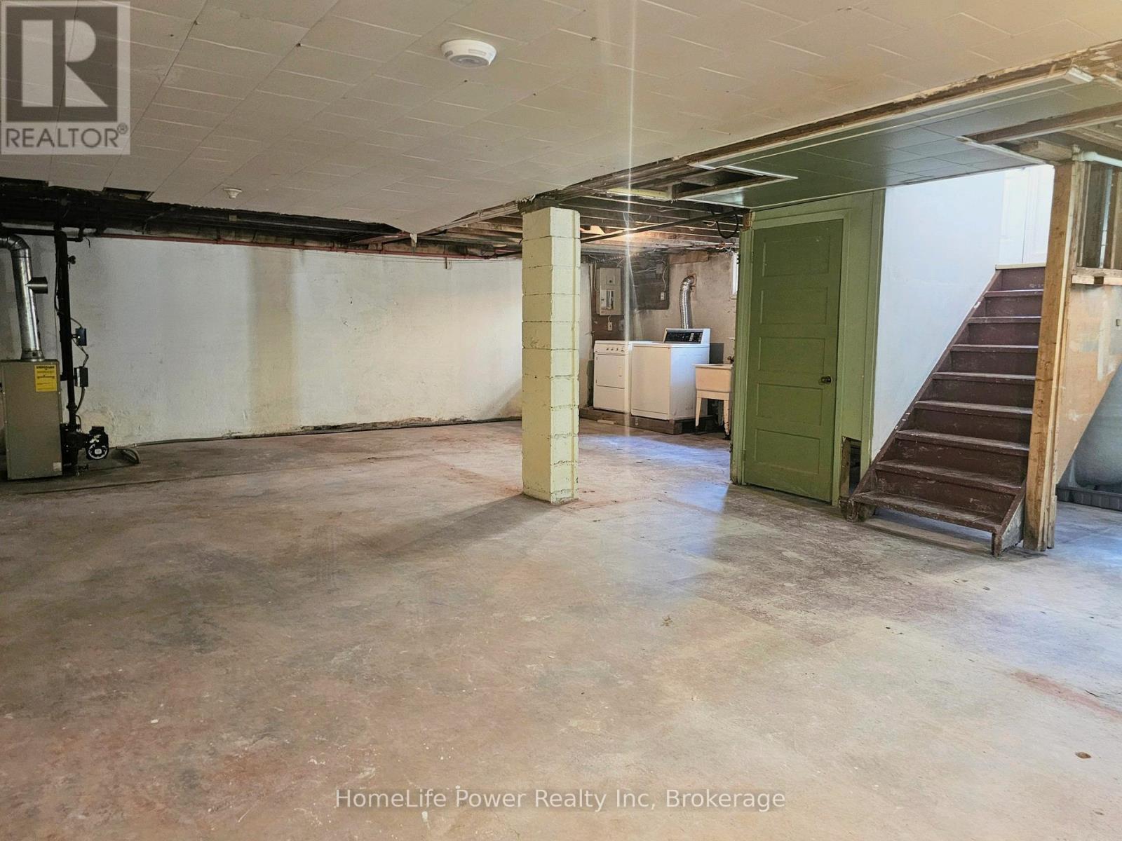32 DUNLOP STREET - 34
