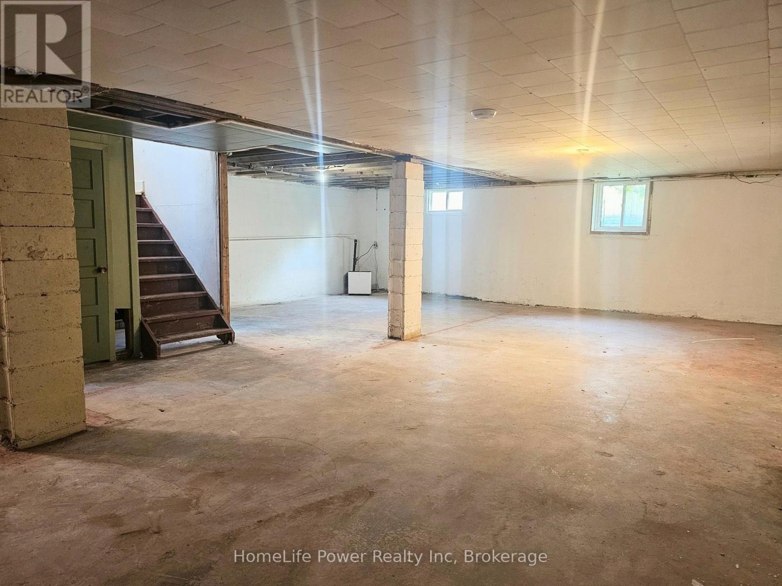 32 DUNLOP STREET - 35