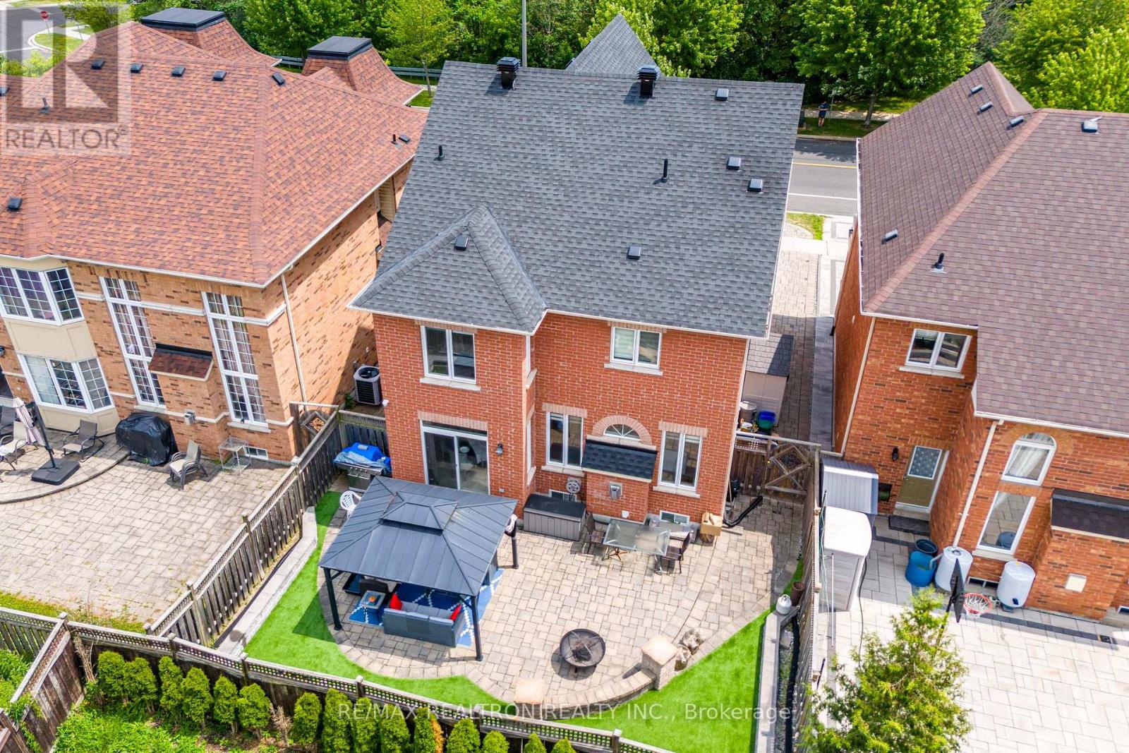78 OAKBOROUGH DRIVE - 38