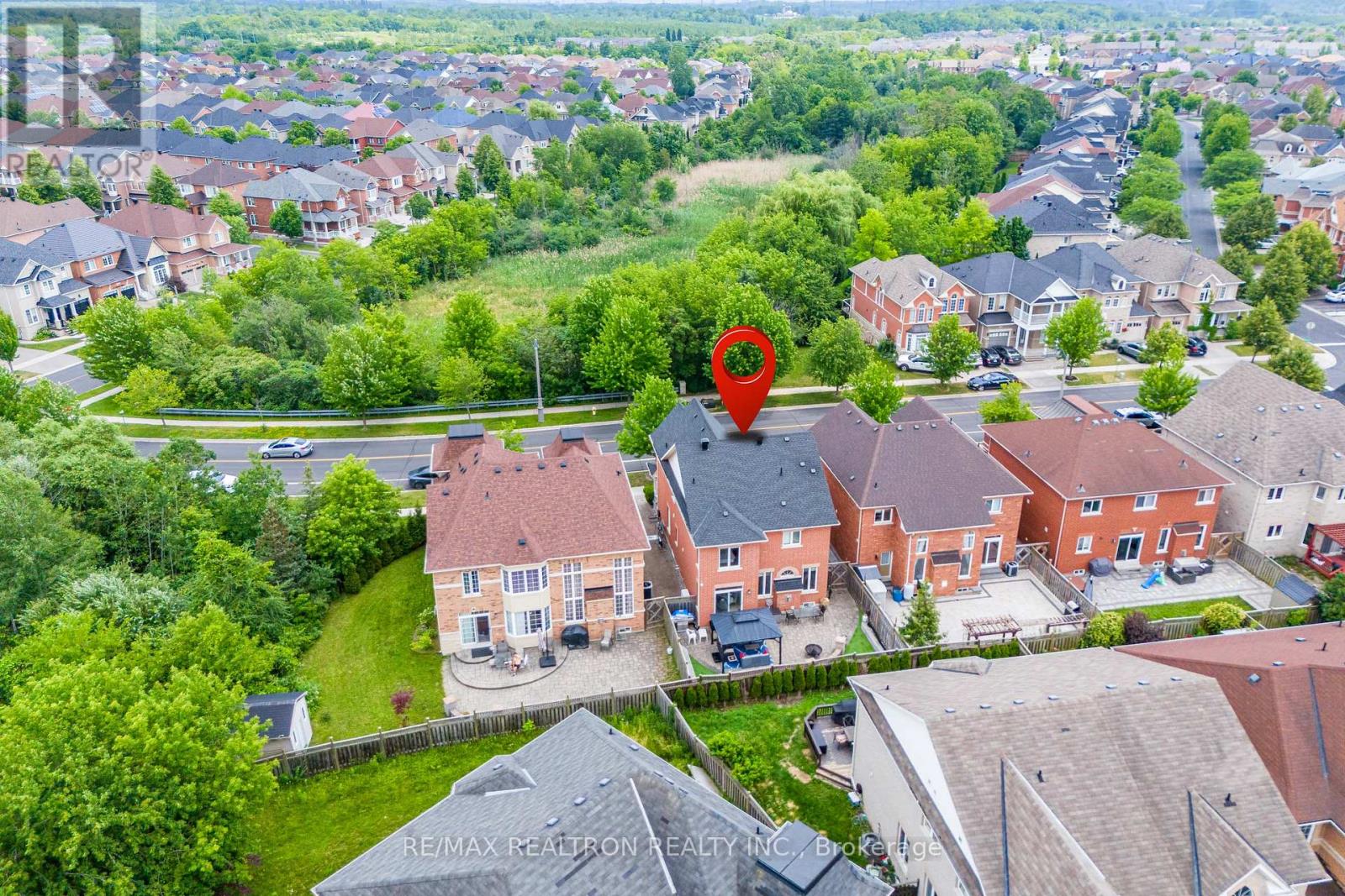 78 OAKBOROUGH DRIVE - 44