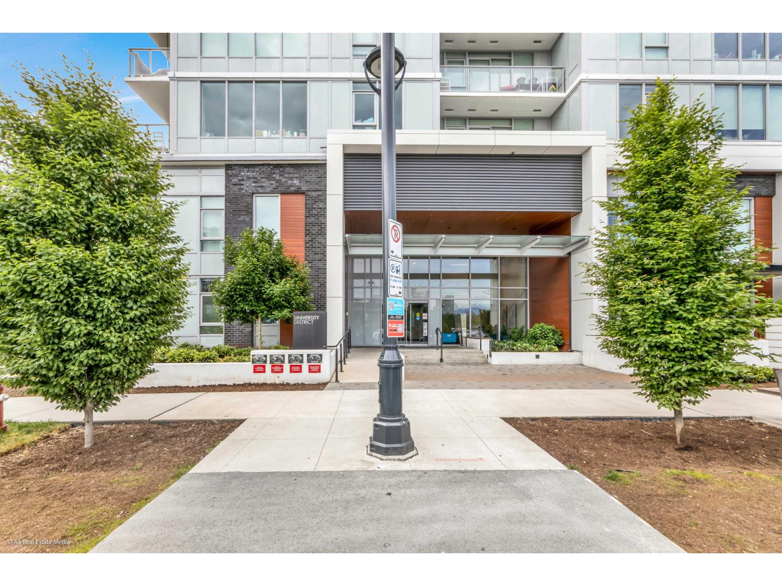 1810 13428 105 AVENUE, Surrey — photo 3