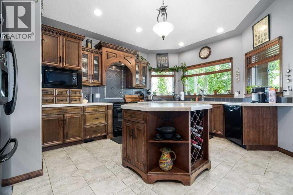 210 Vista Close SE — photo 14
