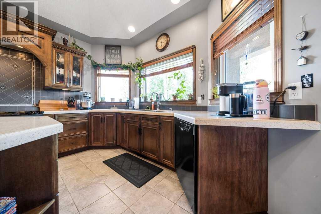 210 Vista Close SE — photo 12