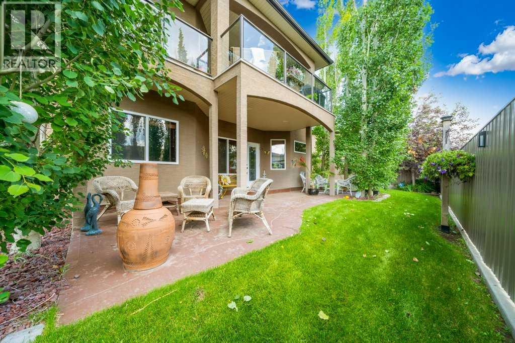 210 Vista Close SE — photo 46